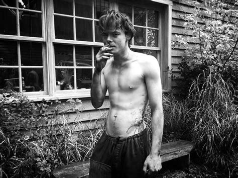 charlie heaton nude